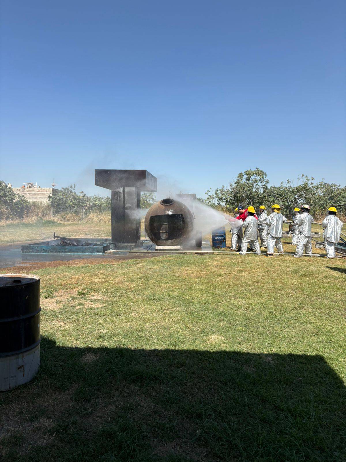 Brigadistas certificados en campo de entrenamiento CENPROC